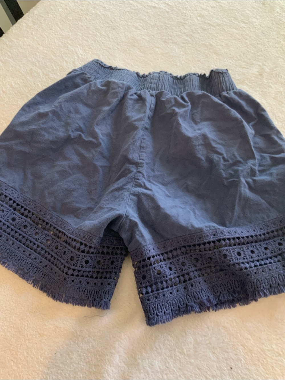 Women's Navy Crochet Trim Elastic Waist Shorts lace trim size small. SKU 3167